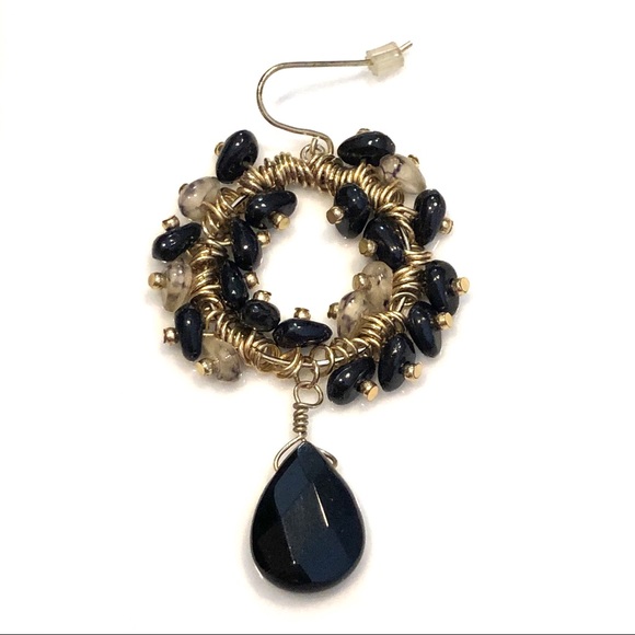 Black Crystal & Wire Necklace & Earrings Set - Picture 4 of 7